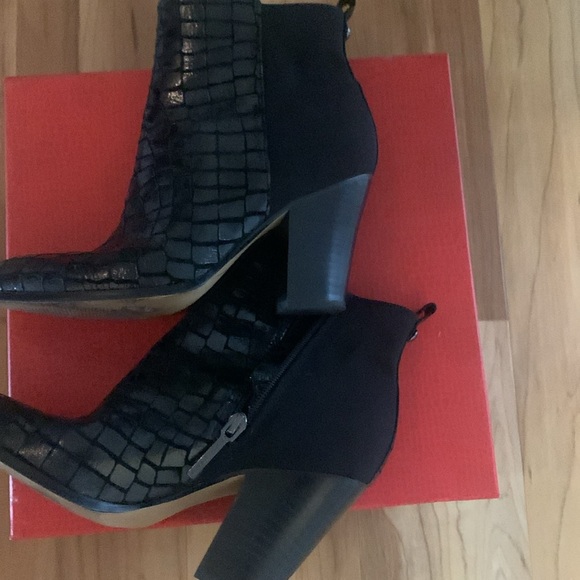 Donald J Pliner boots 7.5M - Picture 5 of 9